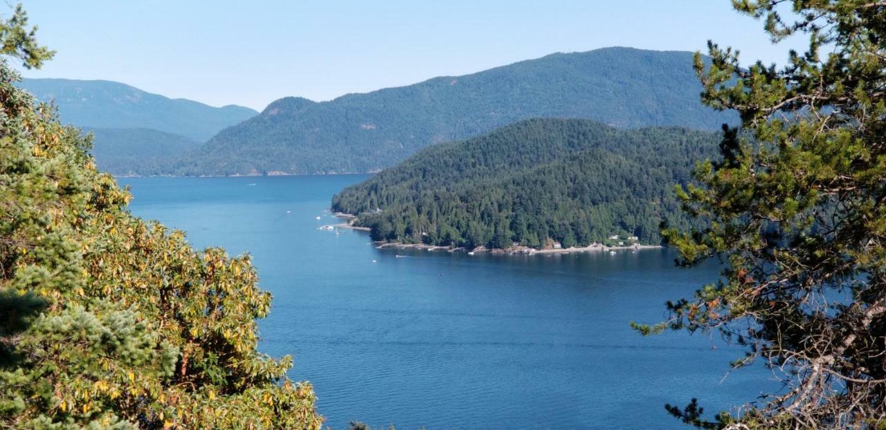 Oceanfront Suite Gibsons Exterior foto